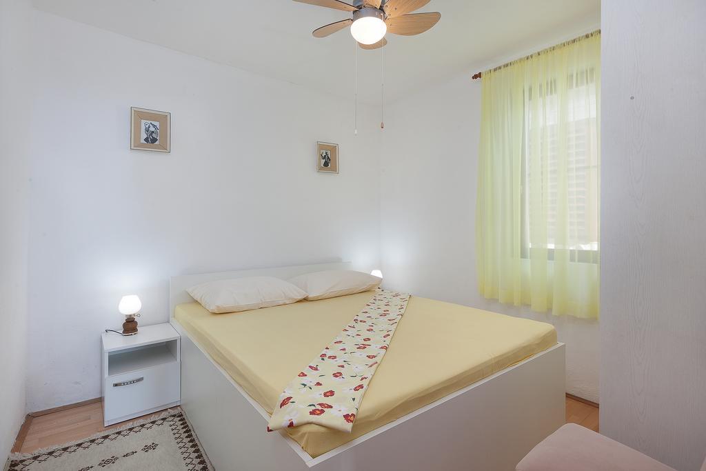 Holiday Drobnjak Makarska