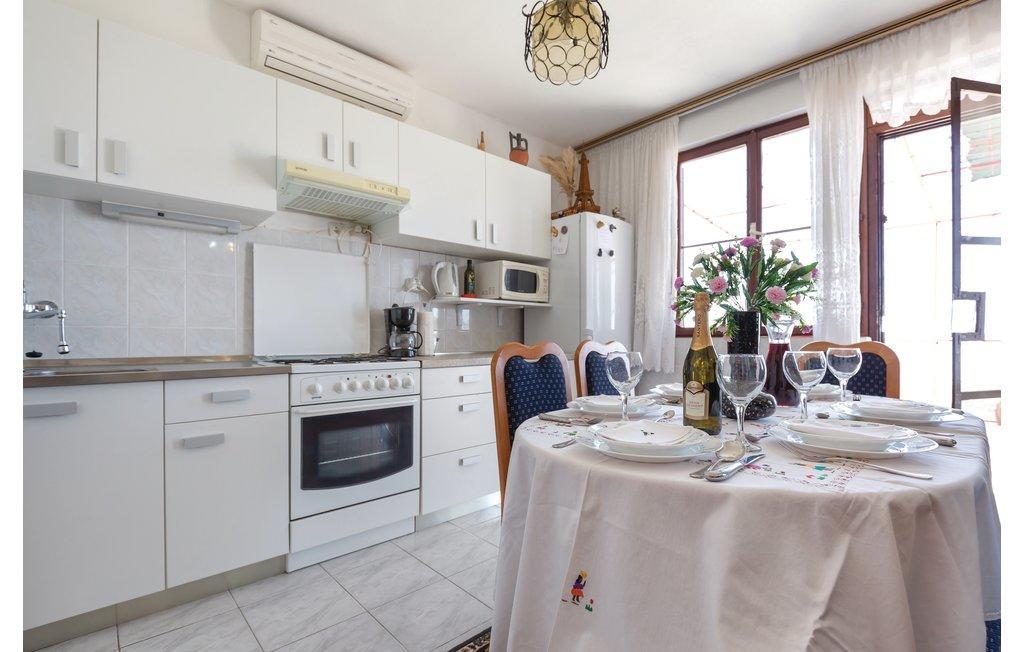 Holiday Drobnjak Makarska